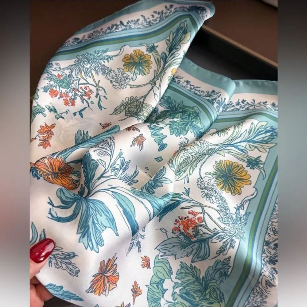 Floral Scarf Blue and White S16 - Picture 4 of 4
